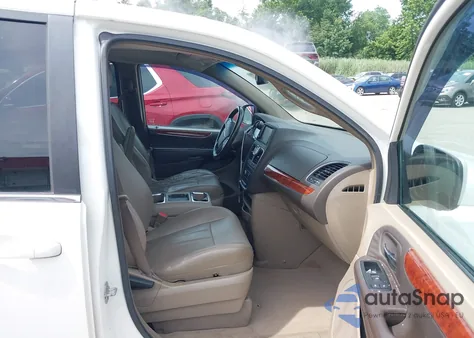 2013 Chrysler Town & Country Touring z USA, uszkodzony, nr VIN 2C4RC1BG7DR619950